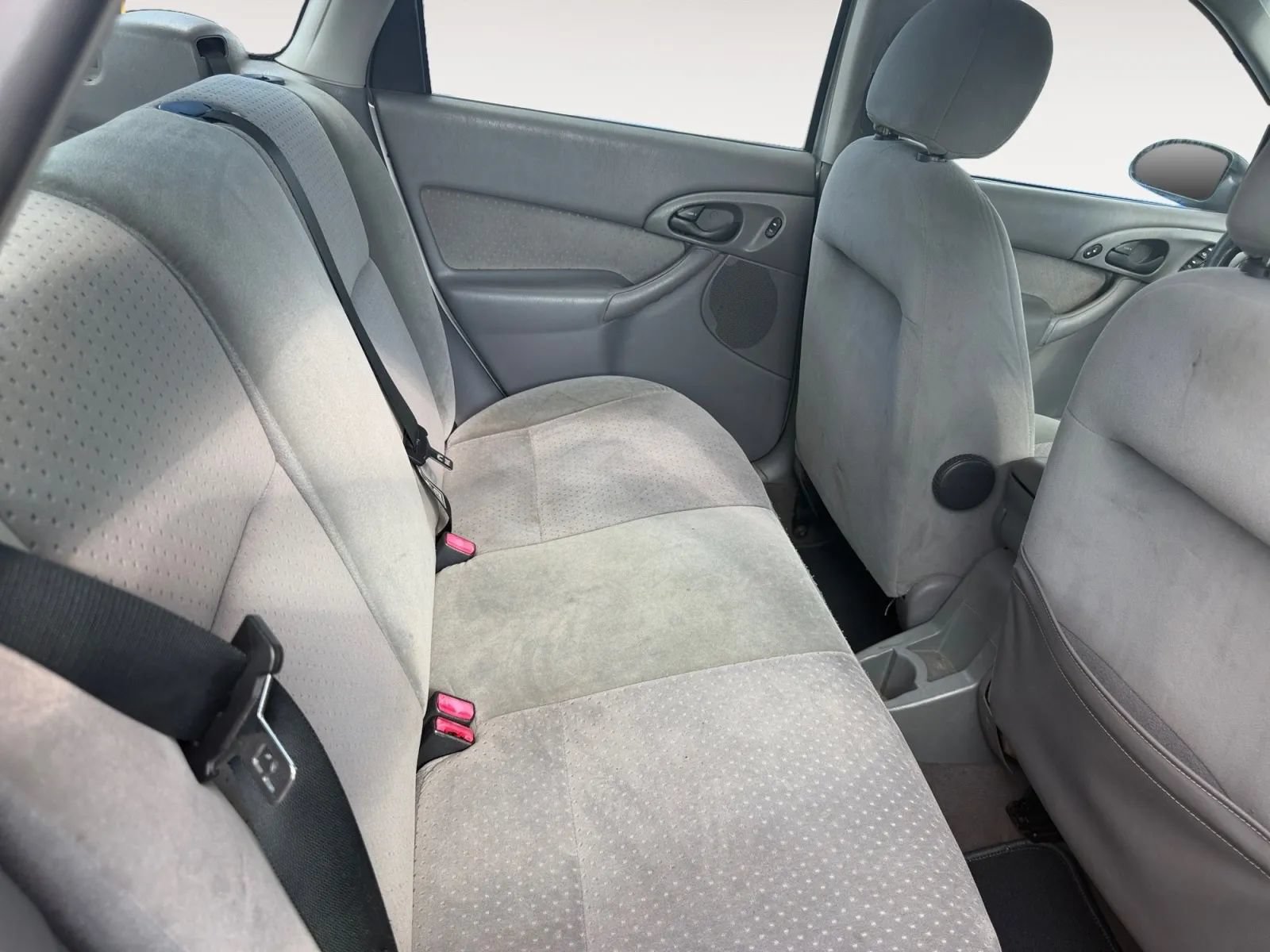 Used 2003 Ford Focus SE FWD image 9
