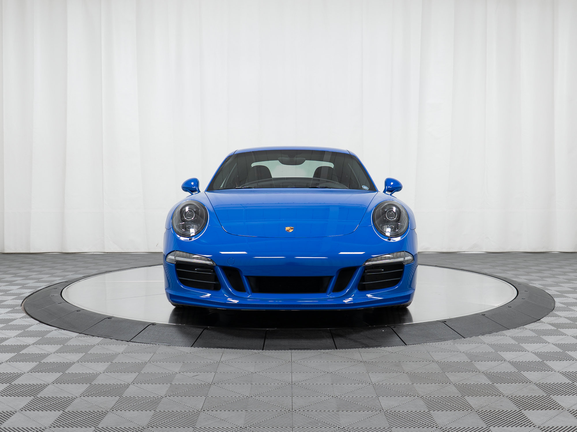 Certified 2016 Porsche 911 Carrera GTS RWD image 10