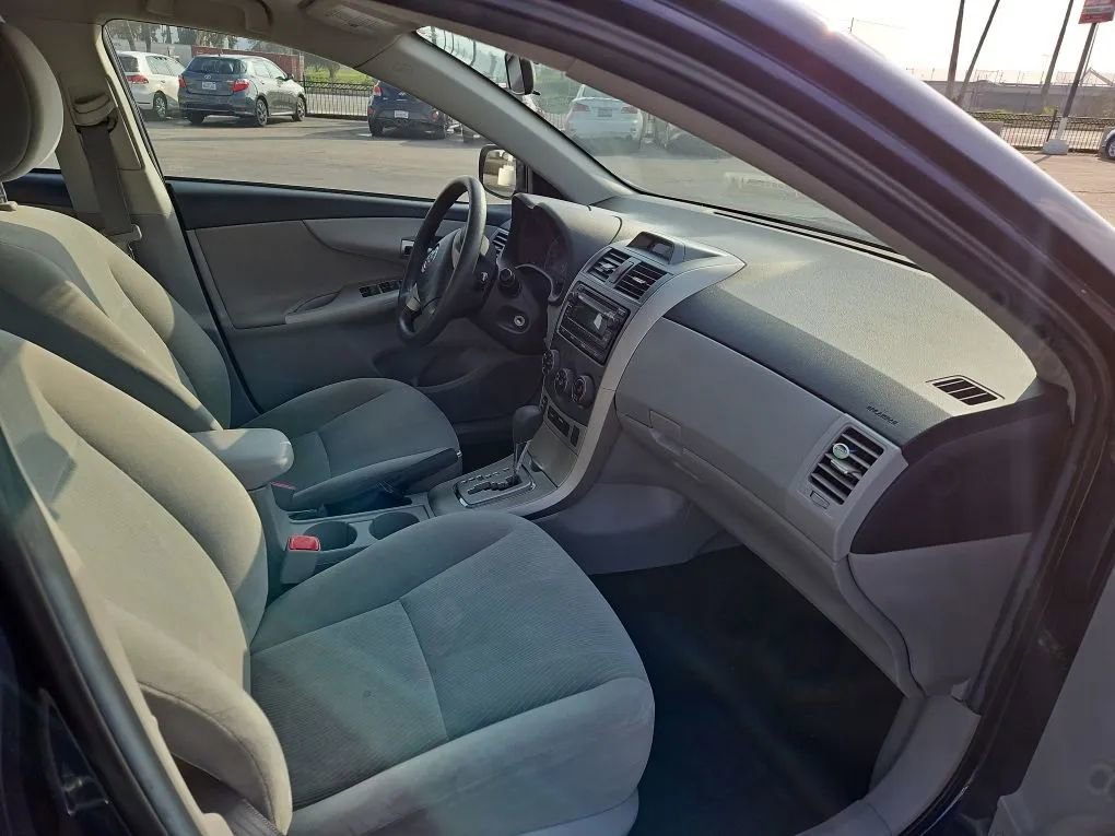 Used 2012 Toyota Corolla LE image 9