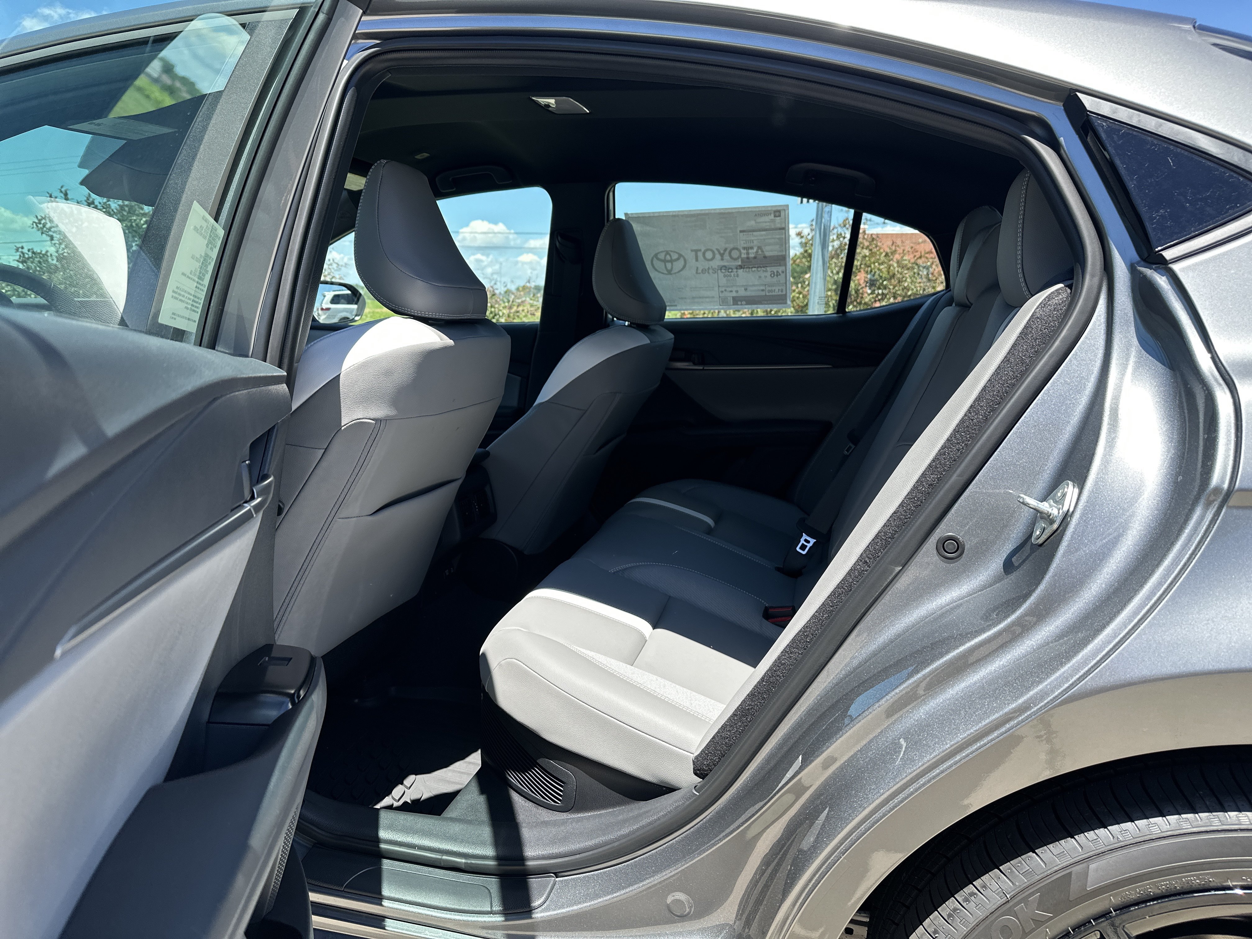 New 2026 Toyota Camry SE w/ Convenience Package FWD image 7