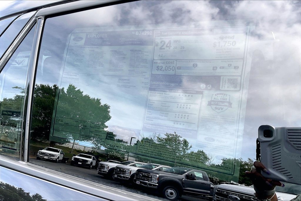 New 2026 Ford Explorer Active RWD image 14