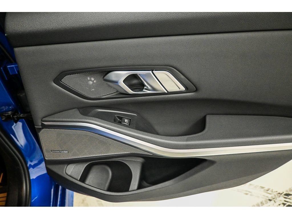 Used 2019 BMW 330i xDrive Sedan w/ M Sport Package AWD/4WD image 21