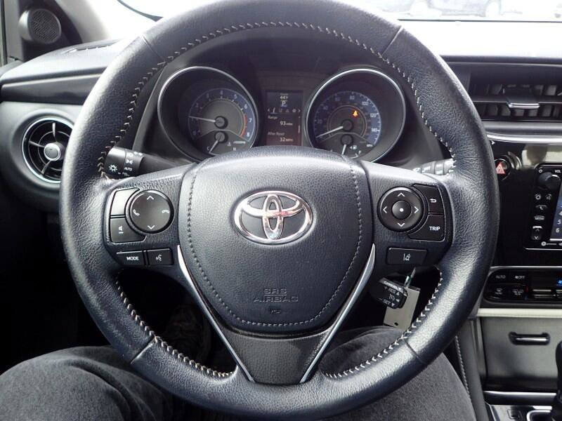 Used 2018 Toyota Corolla iM image 14