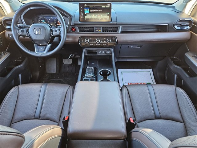 Used 2025 Honda Pilot Elite image 11