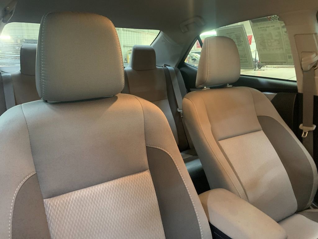 Used 2019 Toyota Corolla LE FWD image 18