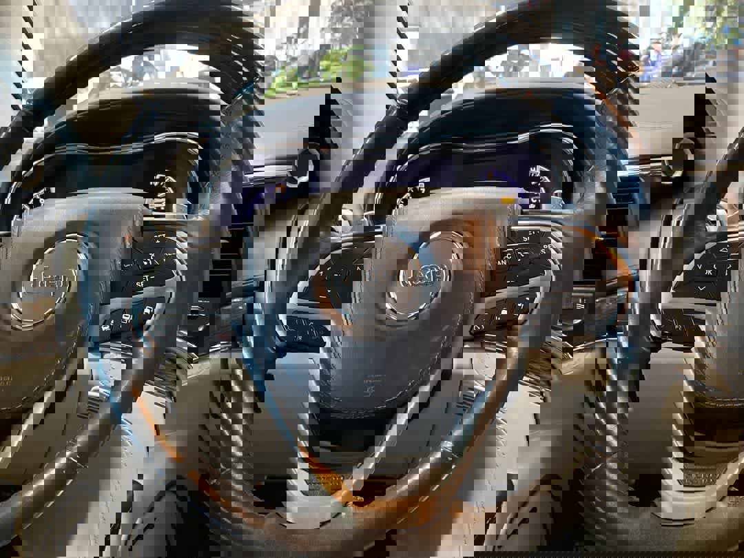 Used 2017 Jeep Grand Cherokee Summit image 17