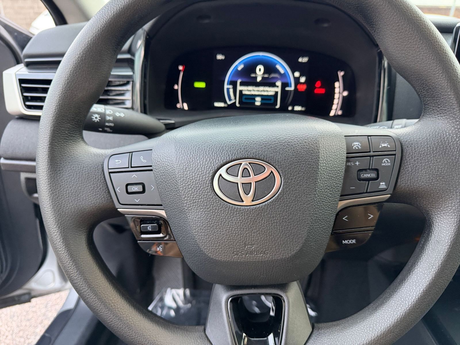 Used 2025 Toyota Camry LE image 27