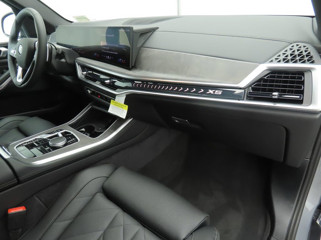 Certified 2026 BMW X5 sDrive40i w/ Parking Assistance Package RWD image 18