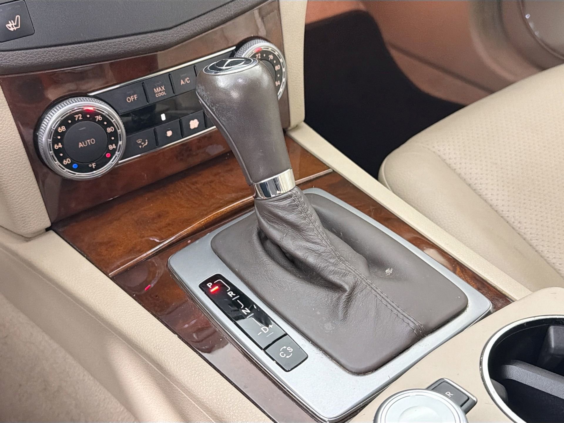 Used 2010 Mercedes-Benz C 300 Sedan image 15