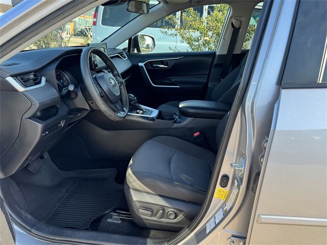 Used 2021 Toyota RAV4 XLE w/ Convenience Package image 22