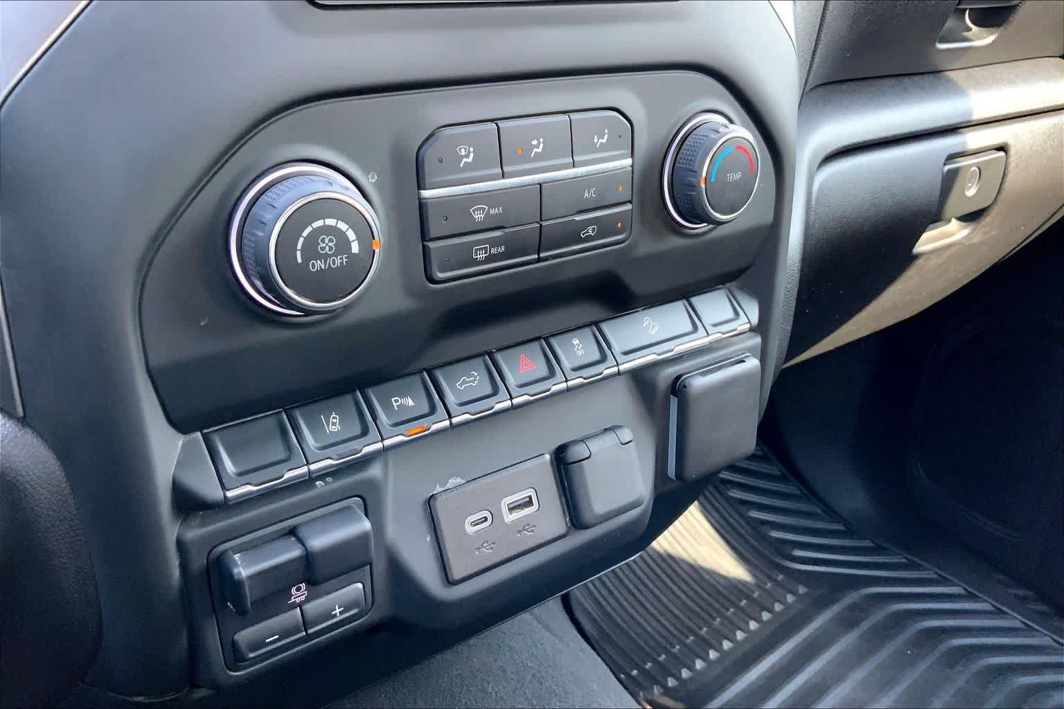 Certified 2024 Chevrolet Silverado 2500 Custom w/ Custom Value Package AWD/4WD image 34