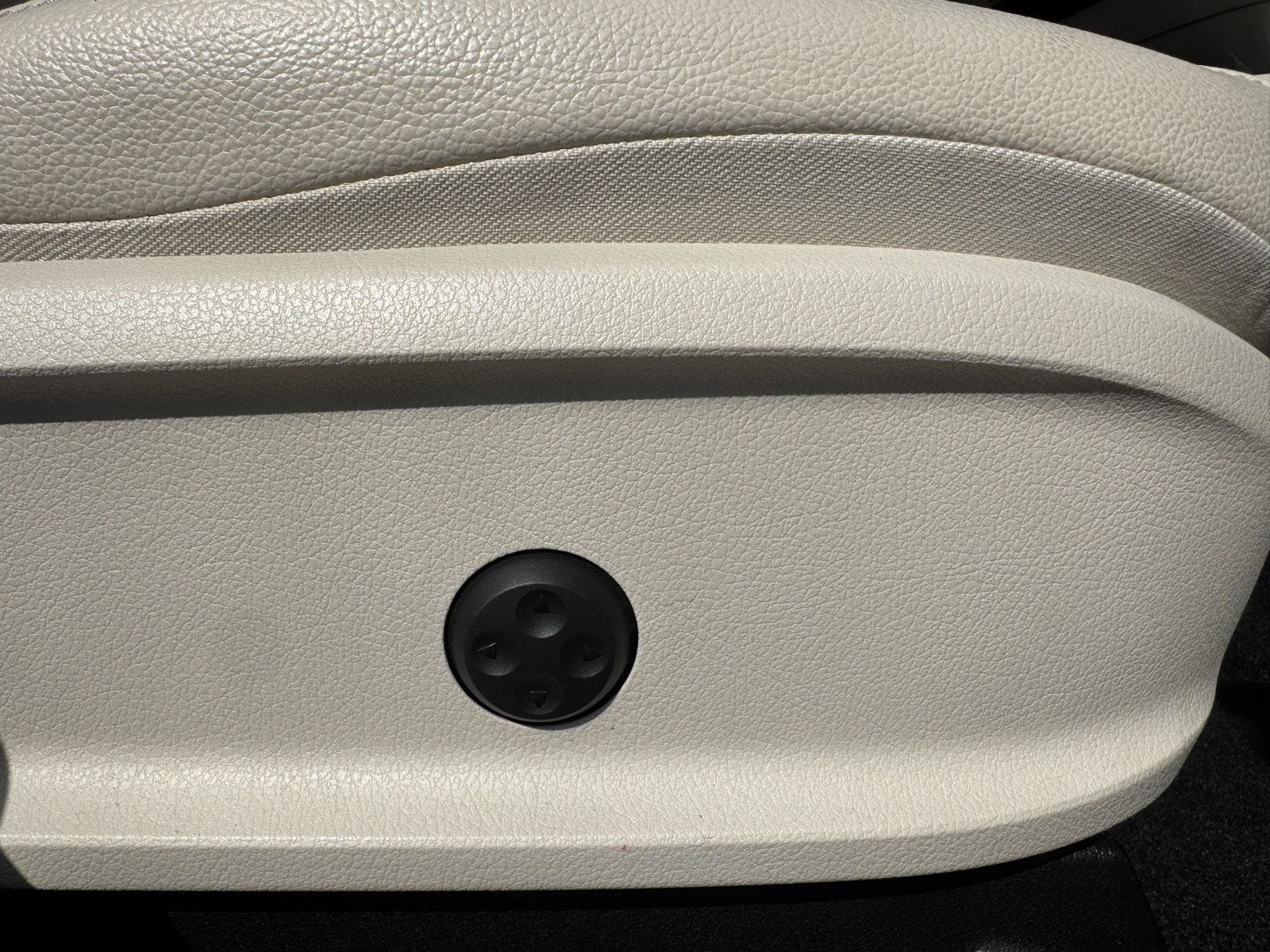 Certified 2022 Mercedes-Benz GLB 250 w/ Premium Package image 32