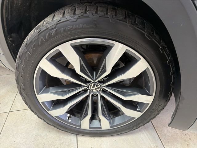 Used 2023 Volkswagen Atlas SEL Premium image 9