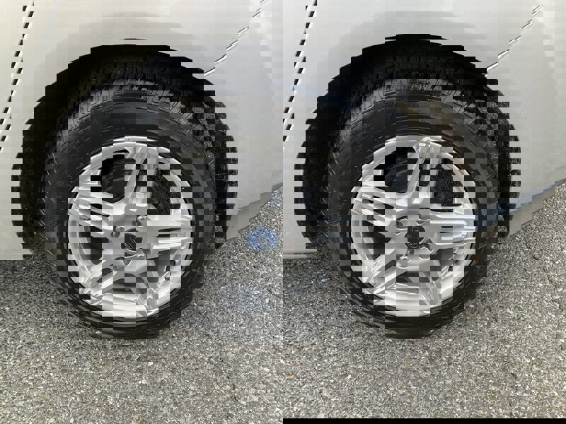 Used 2019 Ford Fiesta SE image 9