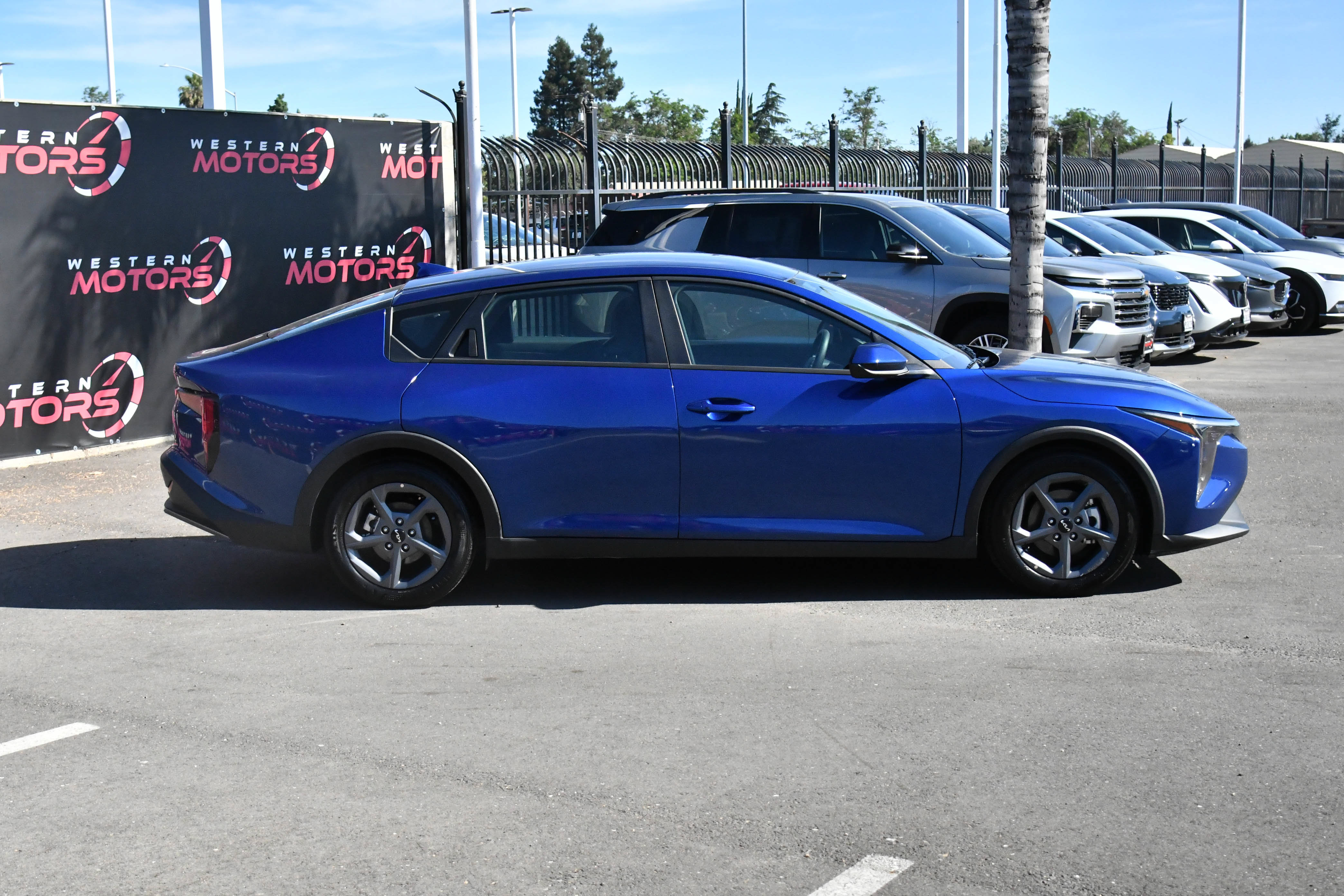 Used 2025 Kia K4 FWD image 9