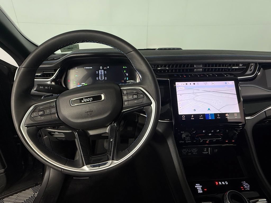 Used 2023 Jeep Grand Cherokee Trailhawk AWD/4WD image 13