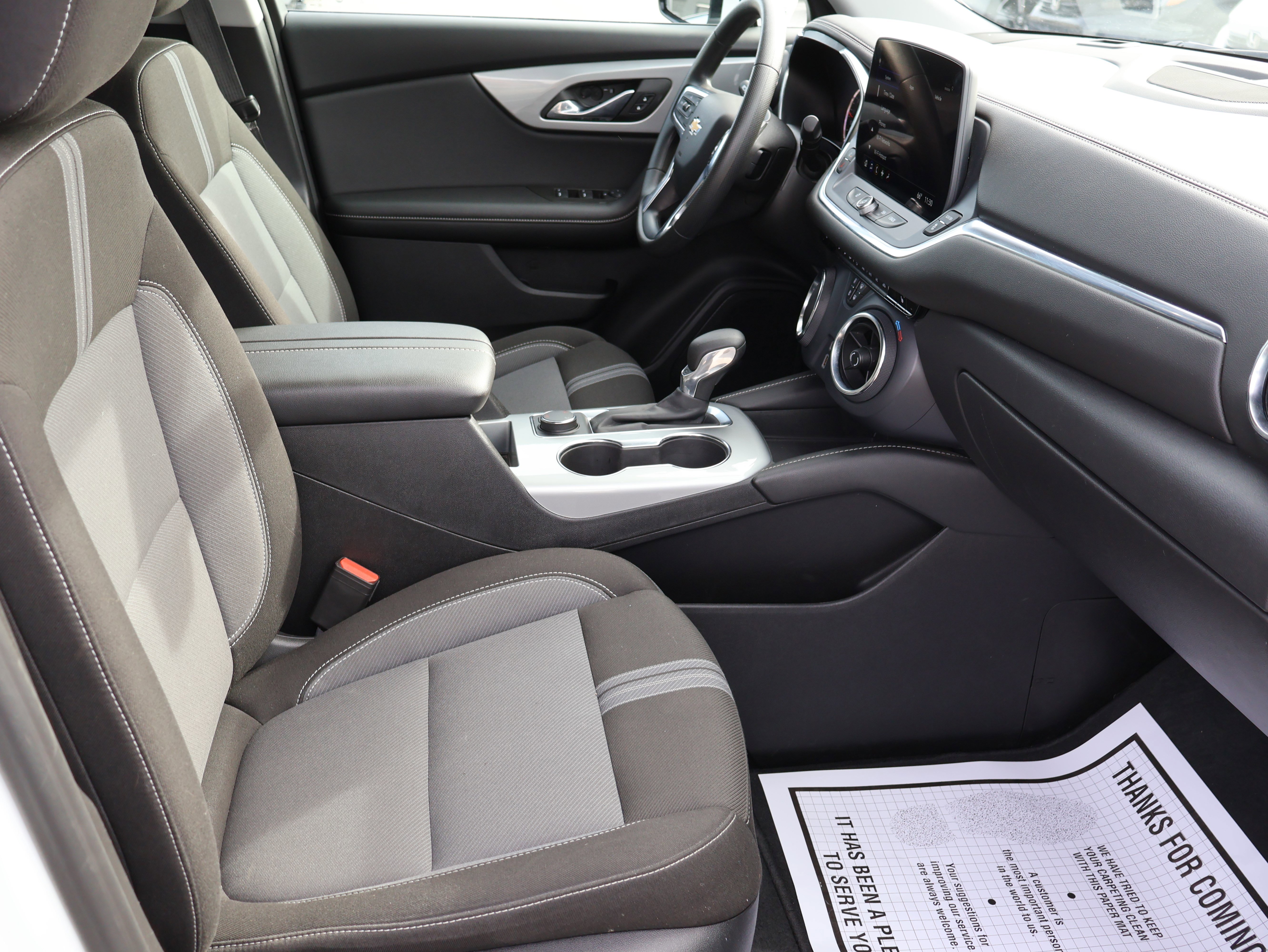 Used 2025 Chevrolet Blazer LT image 11