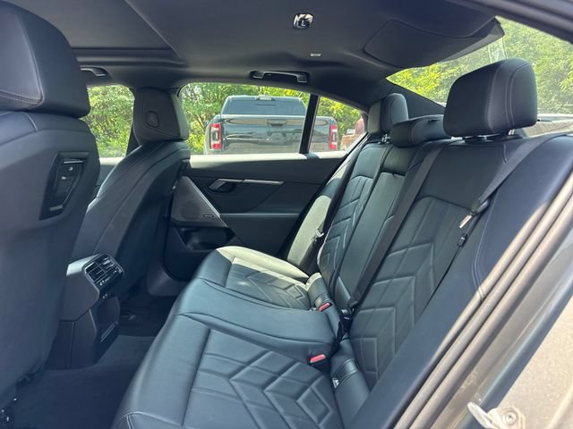 Used 2024 BMW 530i RWD image 11