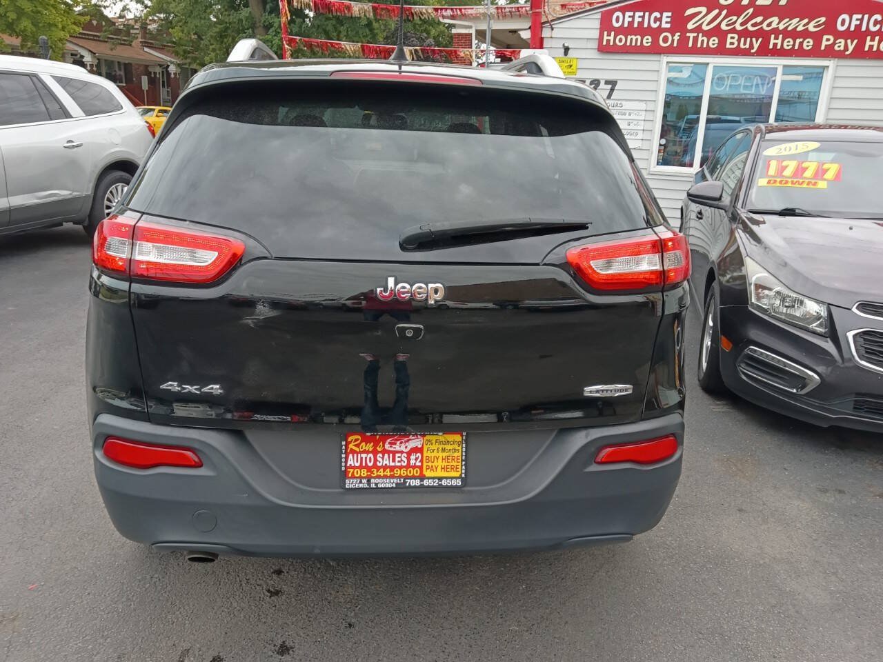 Used 2018 Jeep Cherokee Latitude w/ Cold Weather Group AWD/4WD image 6