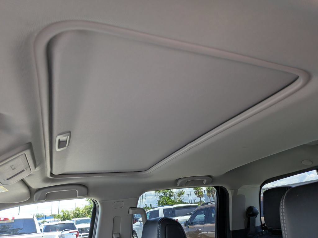 Used 2024 Nissan Frontier SL w/ Technology Package RWD image 24
