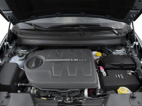 Used 2018 Jeep Cherokee Latitude w/ Altitude Package image 16