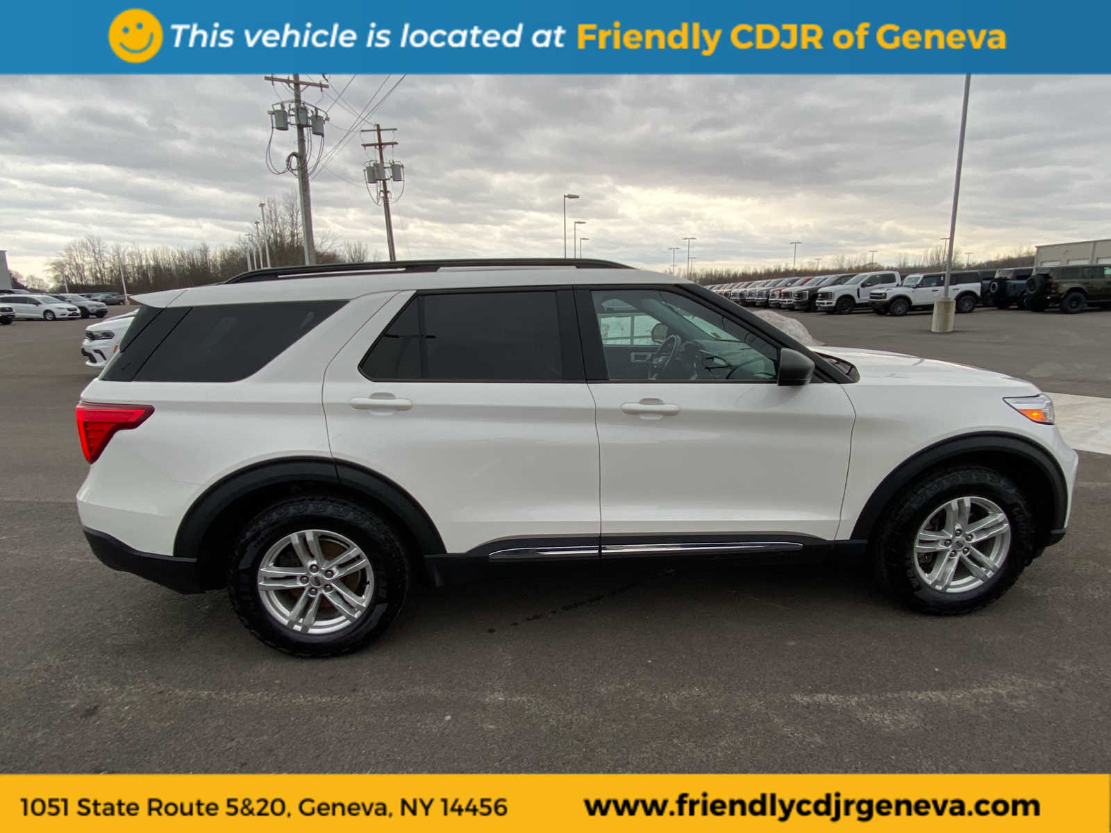 Used 2022 Ford Explorer XLT w/ Equipment Group 202A image 4