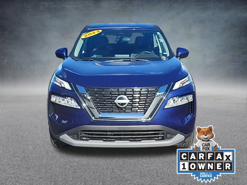 Used 2023 Nissan Rogue SV video 2
