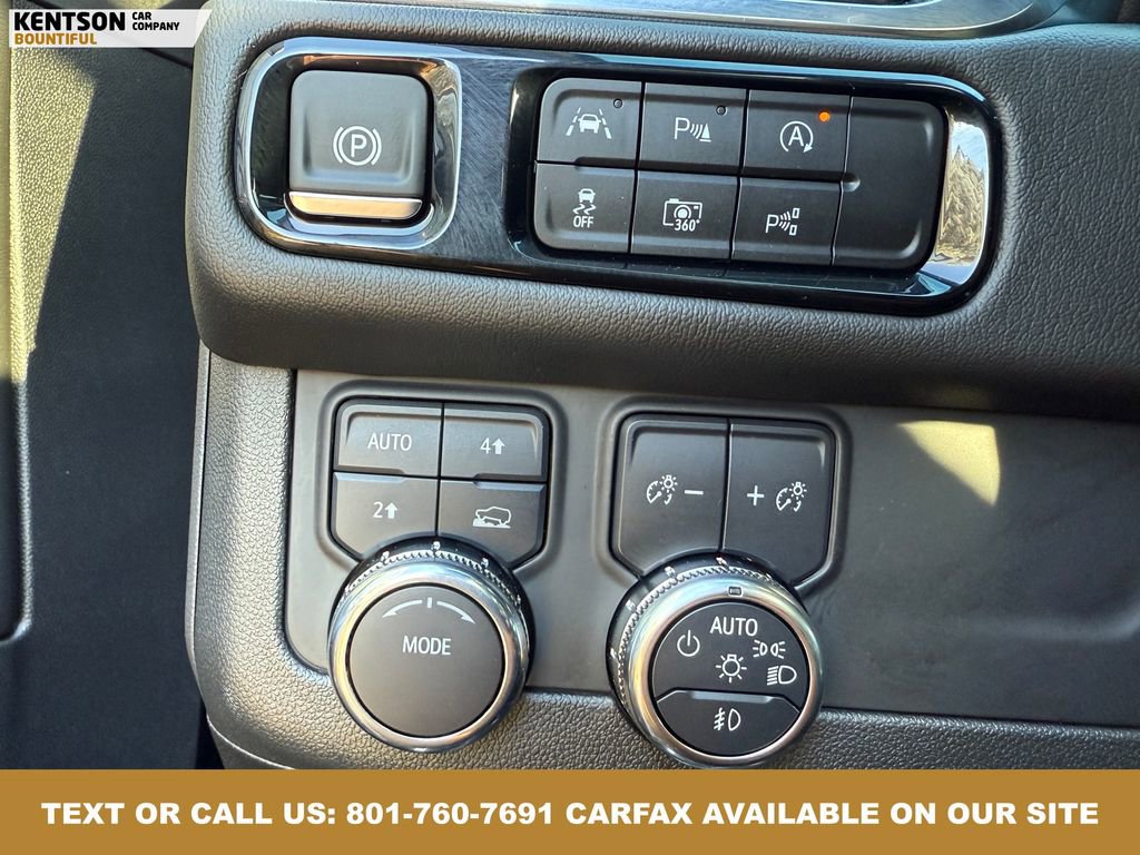 Used 2025 GMC Yukon Denali w/ Sun & Power Step Package image 19