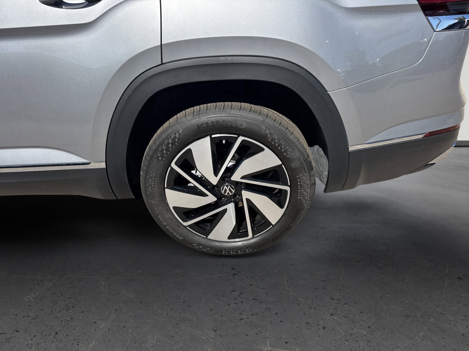 New 2026 Volkswagen Atlas SEL image 9