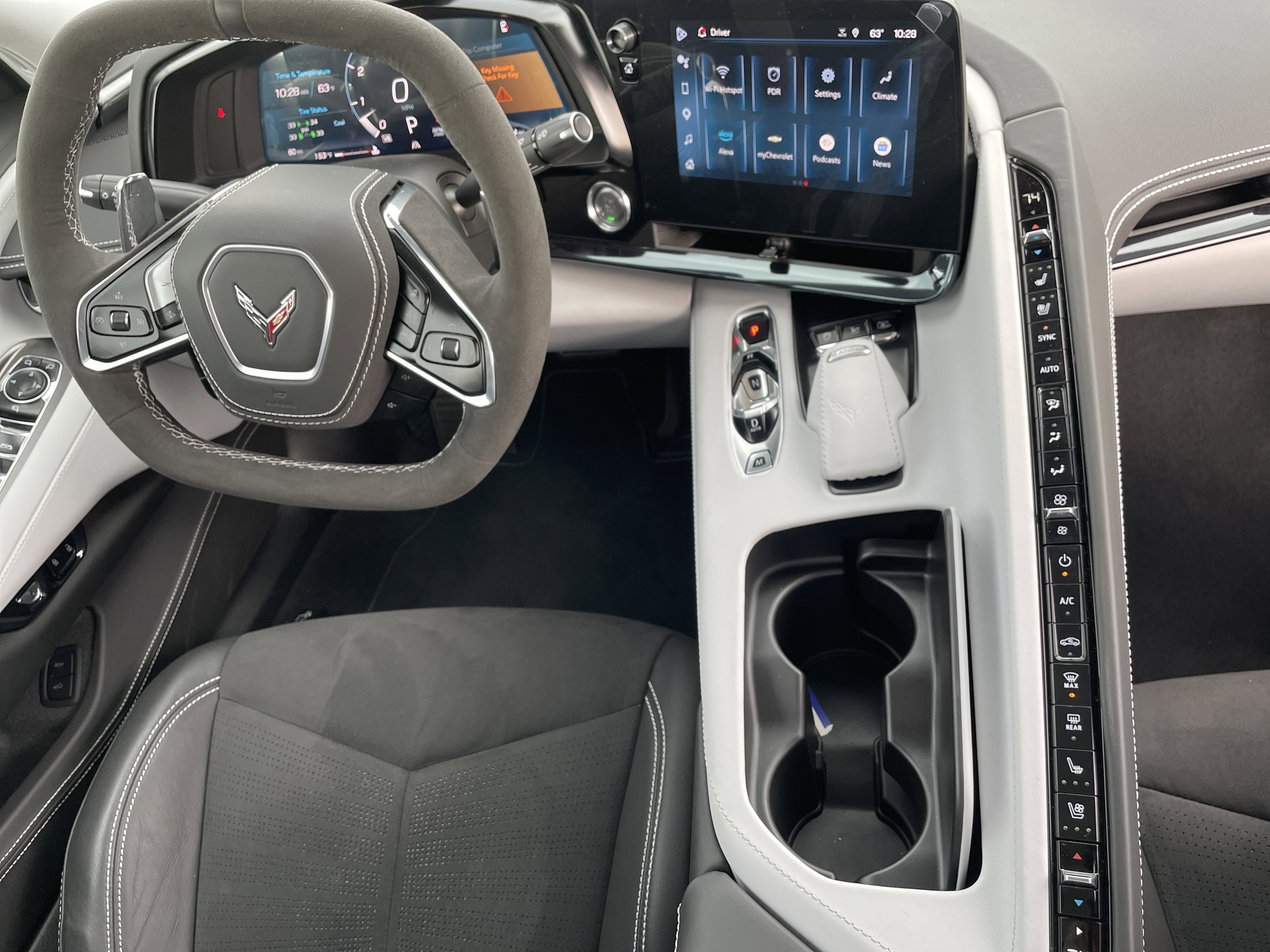 Used 2025 Chevrolet Corvette Stingray Premium Conv w/ Z51 Performance Package RWD image 39
