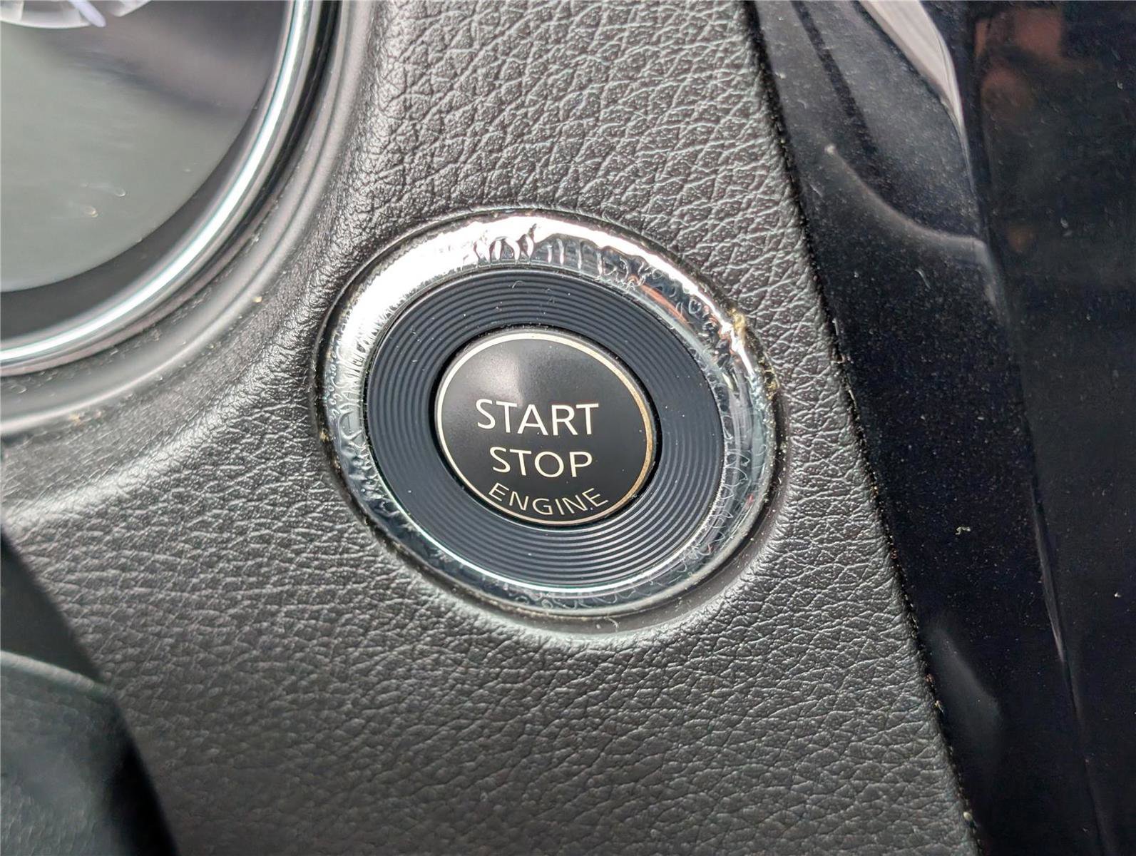 Used 2016 Nissan Rogue SV w/ SV Premium Package image 24