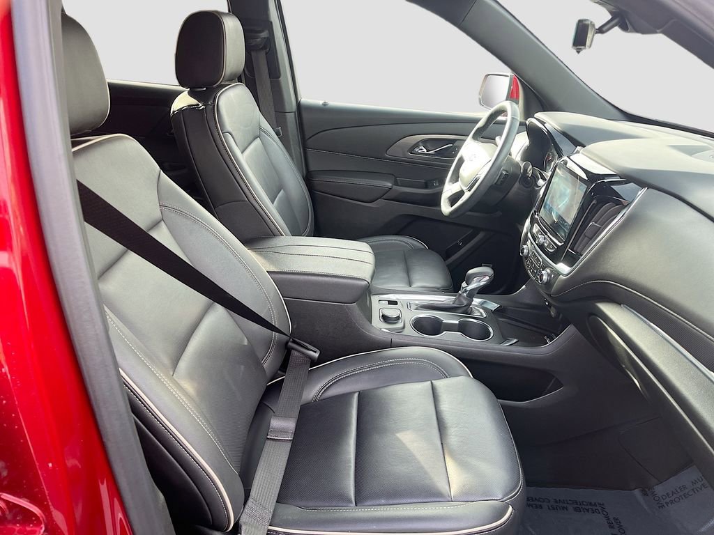 Used 2023 Chevrolet Traverse Premier w/ LPO, Floor Liner Package FWD image 31