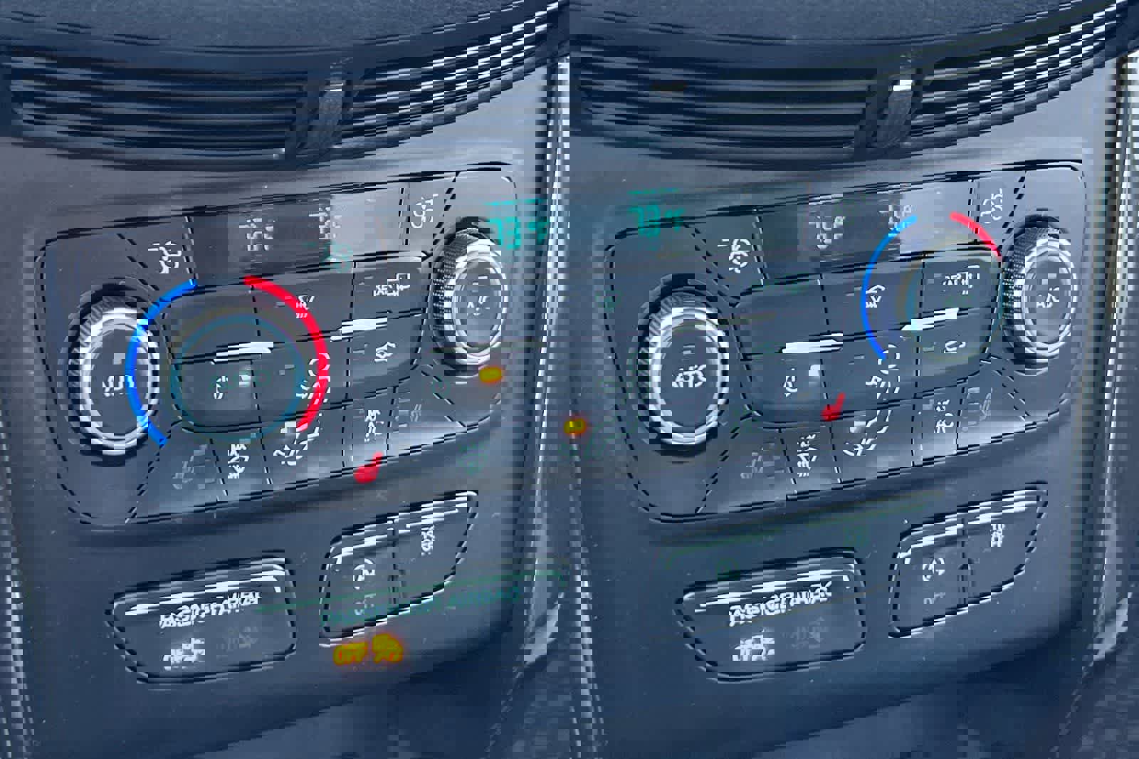 Used 2018 Ford Escape SE w/ SE Sport Appearance Package image 22