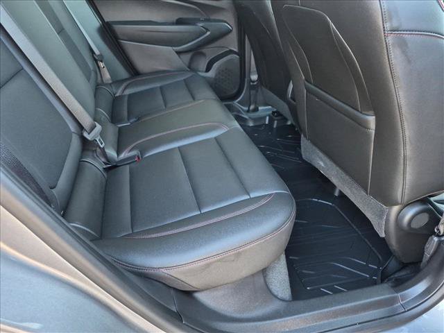 Used 2025 Chevrolet Trax RS w/ Sunroof Package FWD image 21