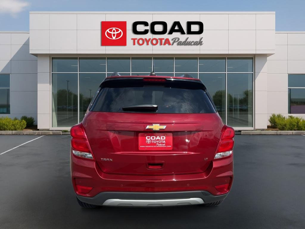 Used 2020 Chevrolet Trax LT w/ Driver Confidence Package FWD image 4