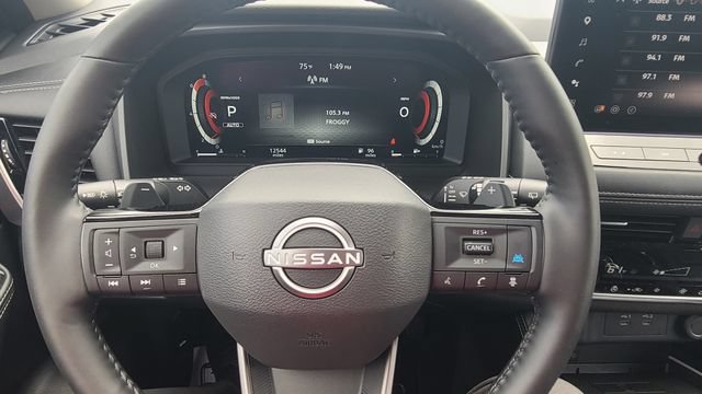 Used 2025 Nissan Rogue Platinum AWD/4WD image 13