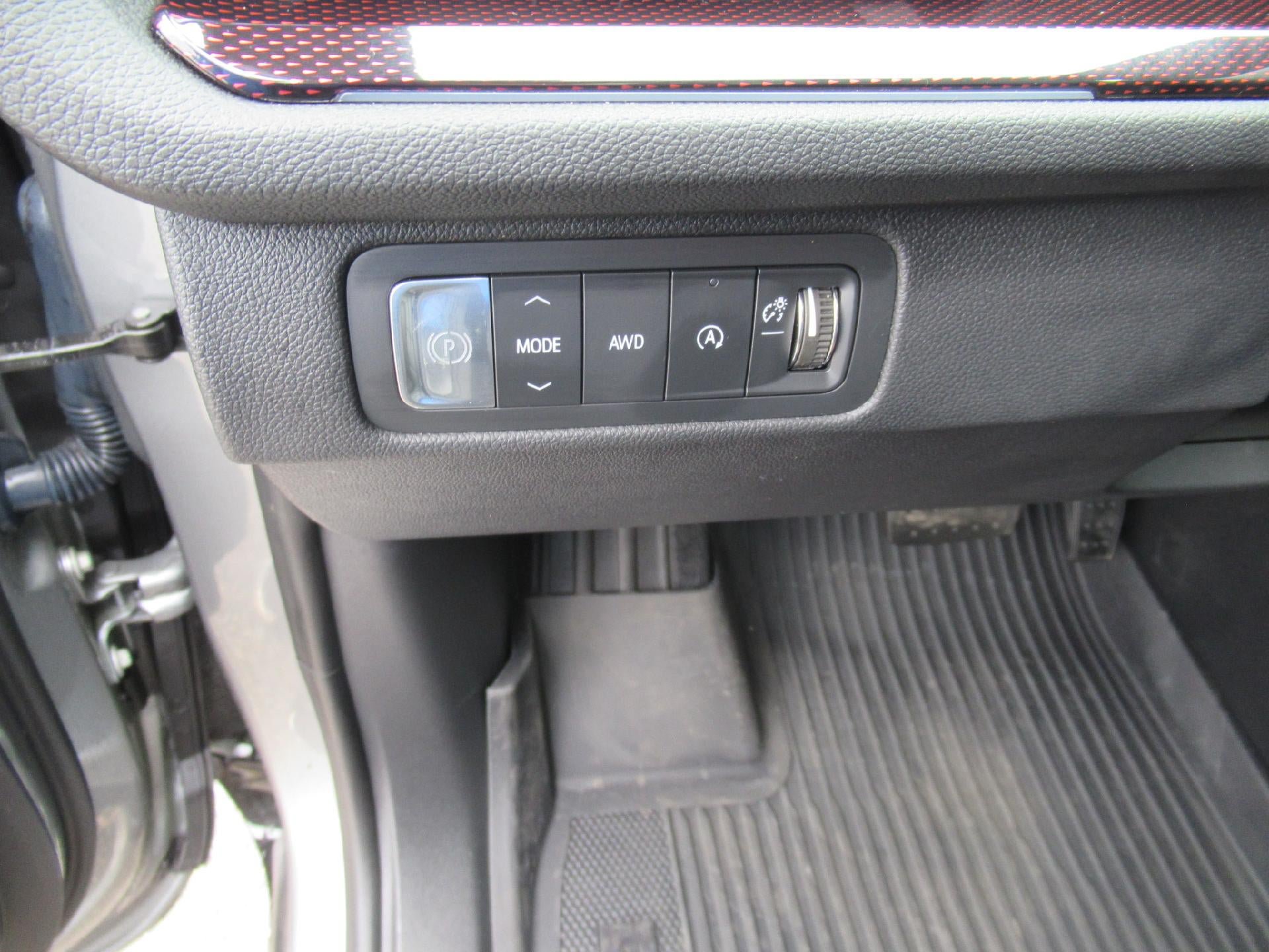 Certified 2024 Chevrolet Traverse RS w/ LPO, Floor Liner Package AWD/4WD image 10