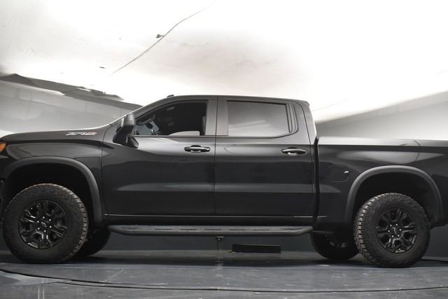 Used 2025 Chevrolet Silverado 1500 ZR2 w/ Technology Package image 39