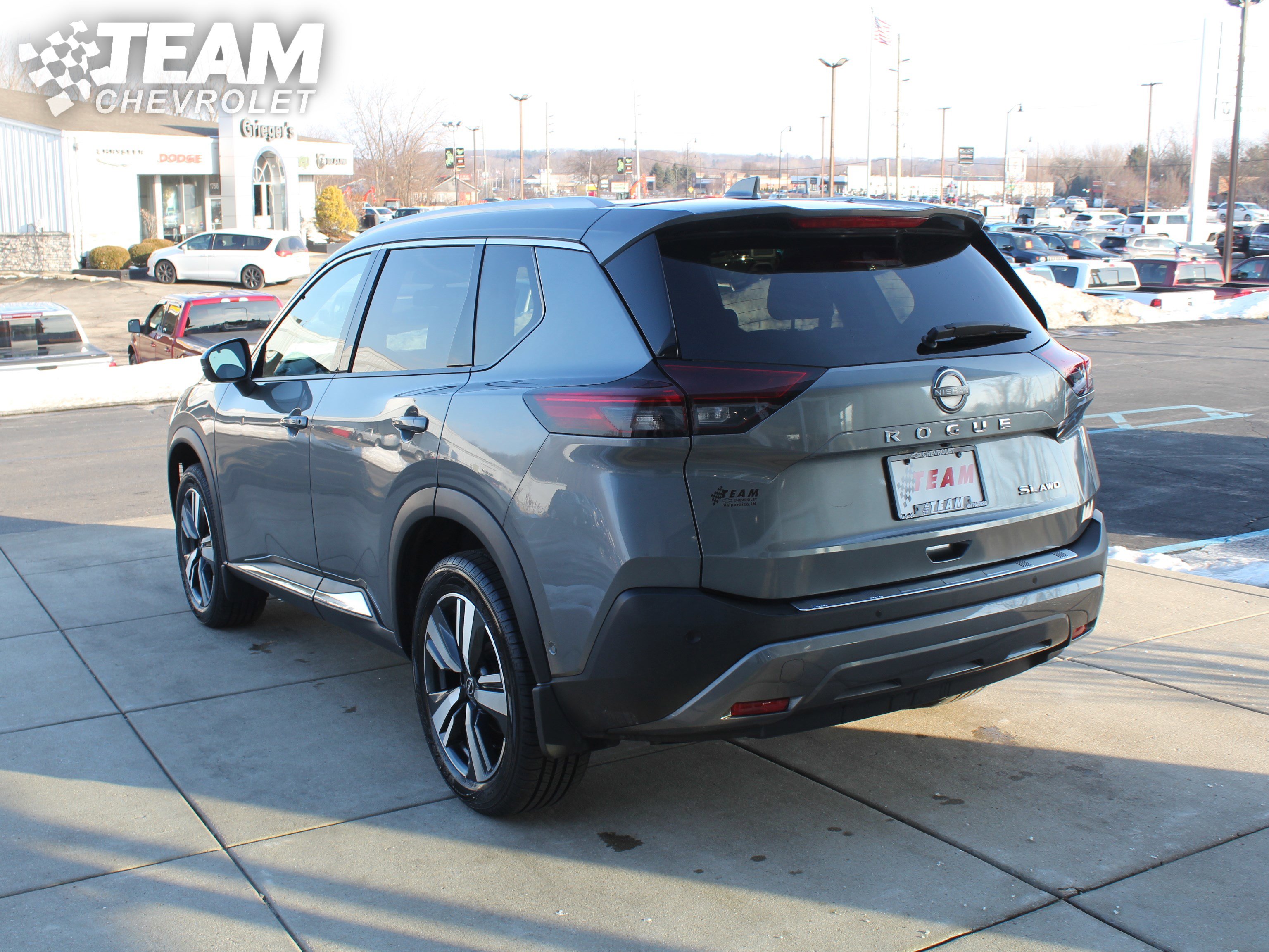 Used 2023 Nissan Rogue SL w/ SL Premium Package image 6