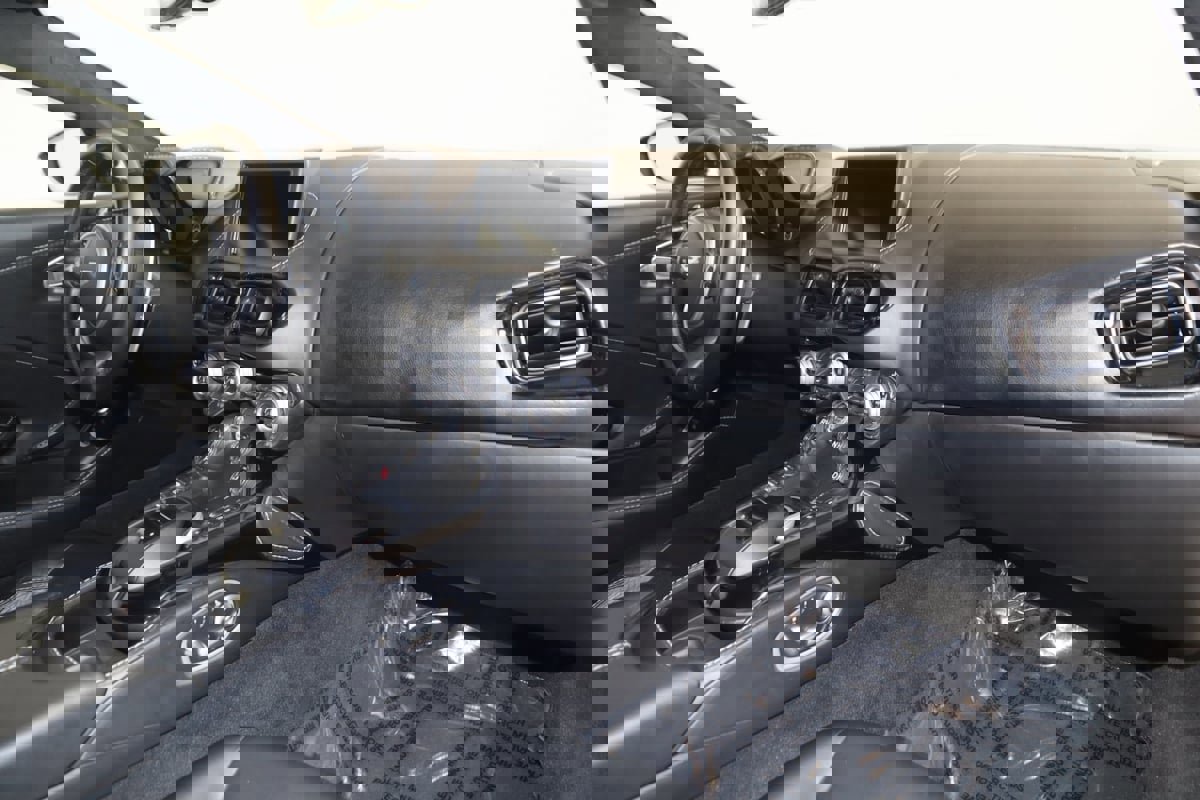 Used 2019 Aston Martin V8 Vantage Coupe image 35