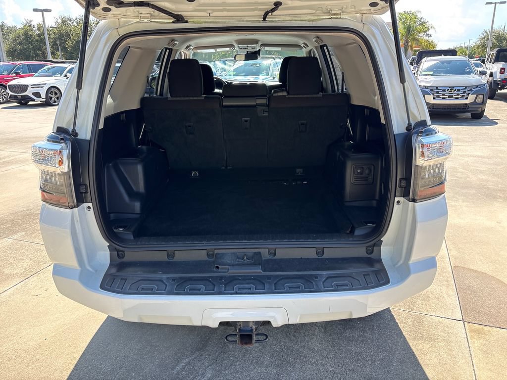 Used 2021 Toyota 4Runner SR5 AWD/4WD image 30
