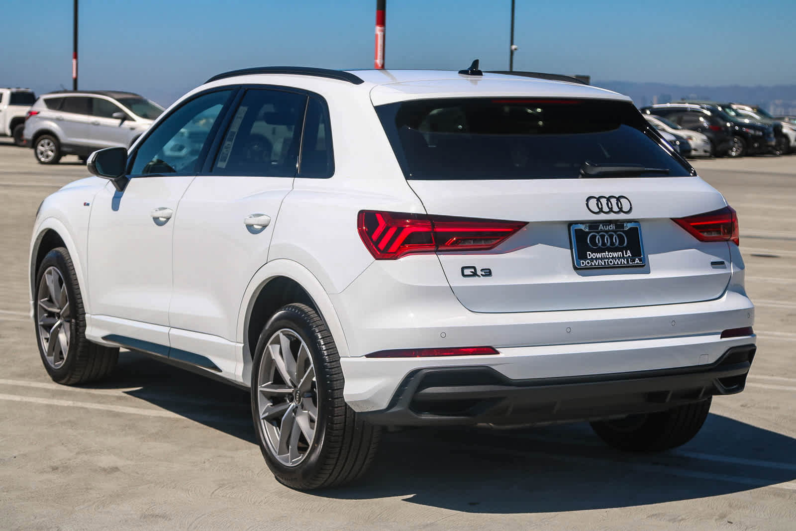 New 2025 Audi Q3 2.0T Premium image 9