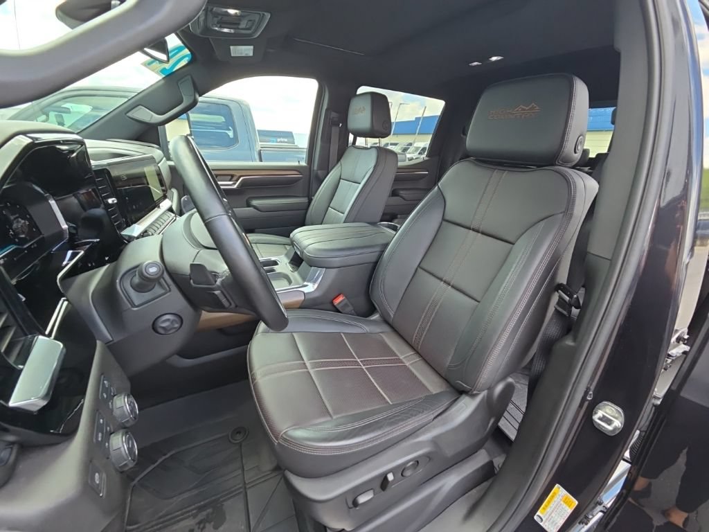 Used 2024 Chevrolet Silverado 1500 High Country w/ High Country Premium Package AWD/4WD image 29