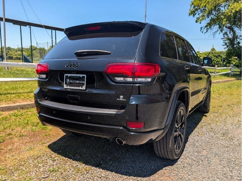 Used 2020 Jeep Grand Cherokee Altitude AWD/4WD image 5
