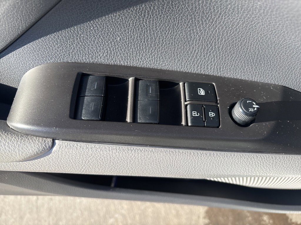 Used 2023 Toyota Camry SE w/ Cold Weather Package image 16