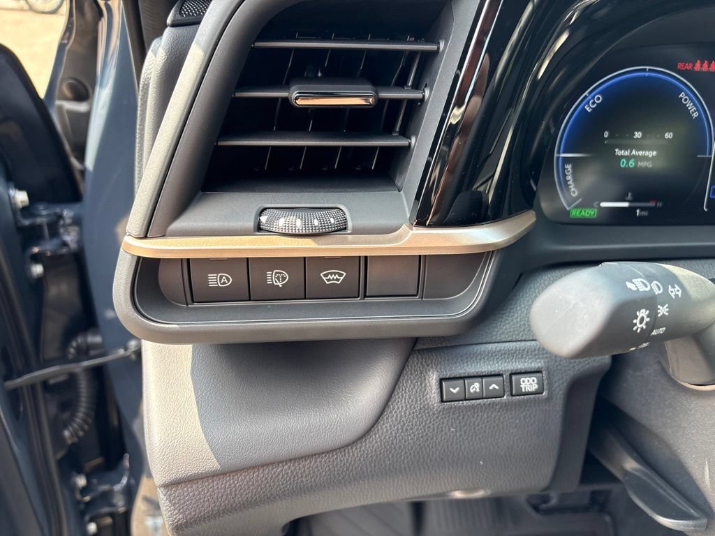 Used 2026 Toyota Crown Signia AWD/4WD image 20