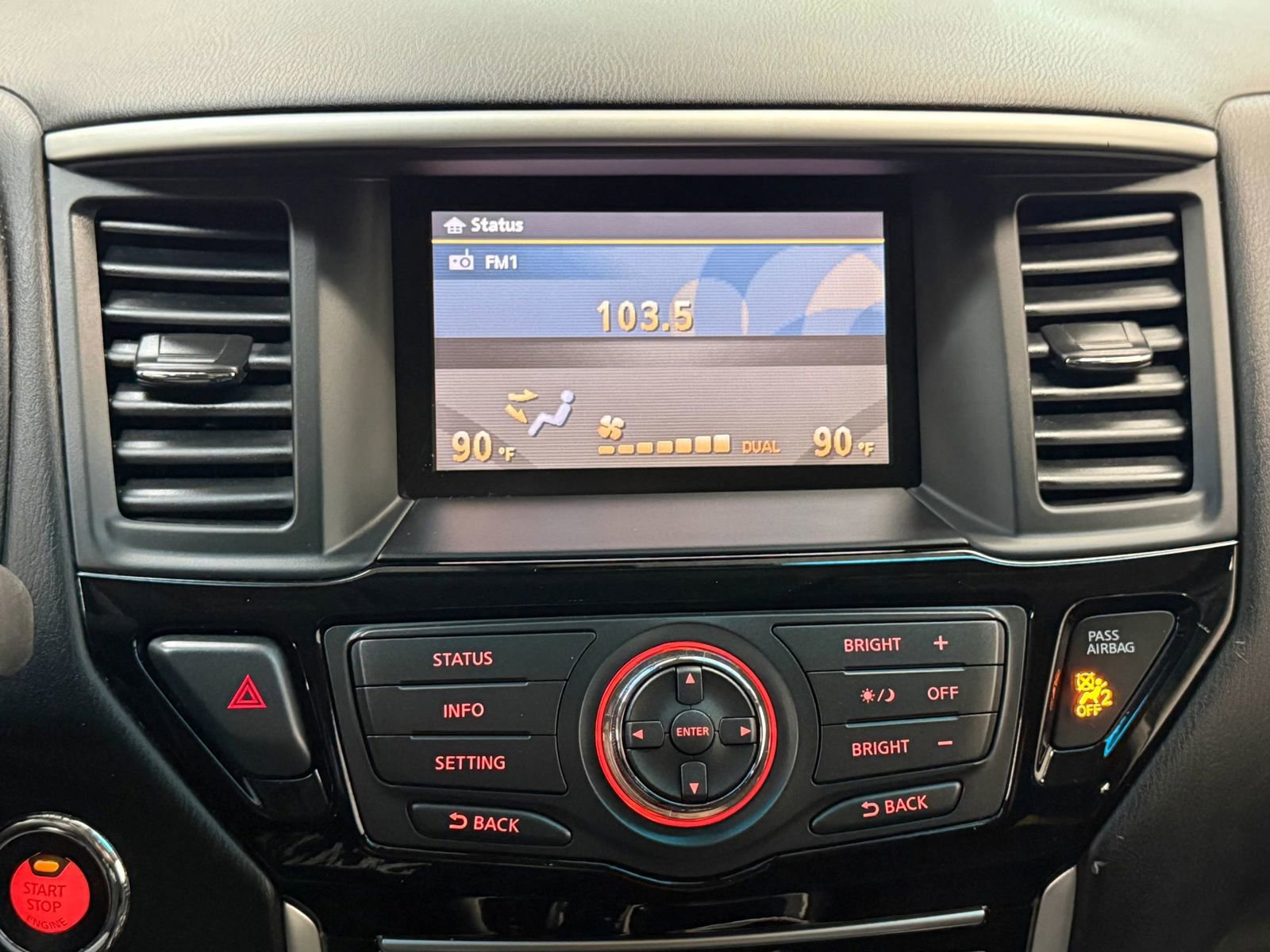 Used 2014 Nissan Pathfinder SV FWD image 34