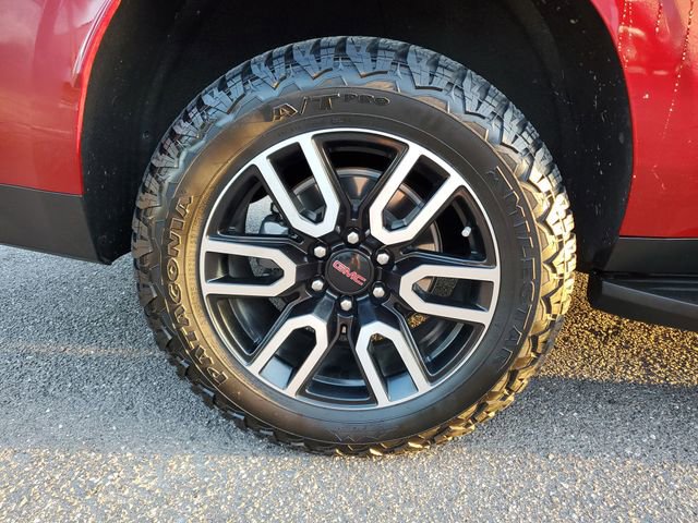 Used 2024 GMC Yukon XL AT4 w/ Technology Package image 5