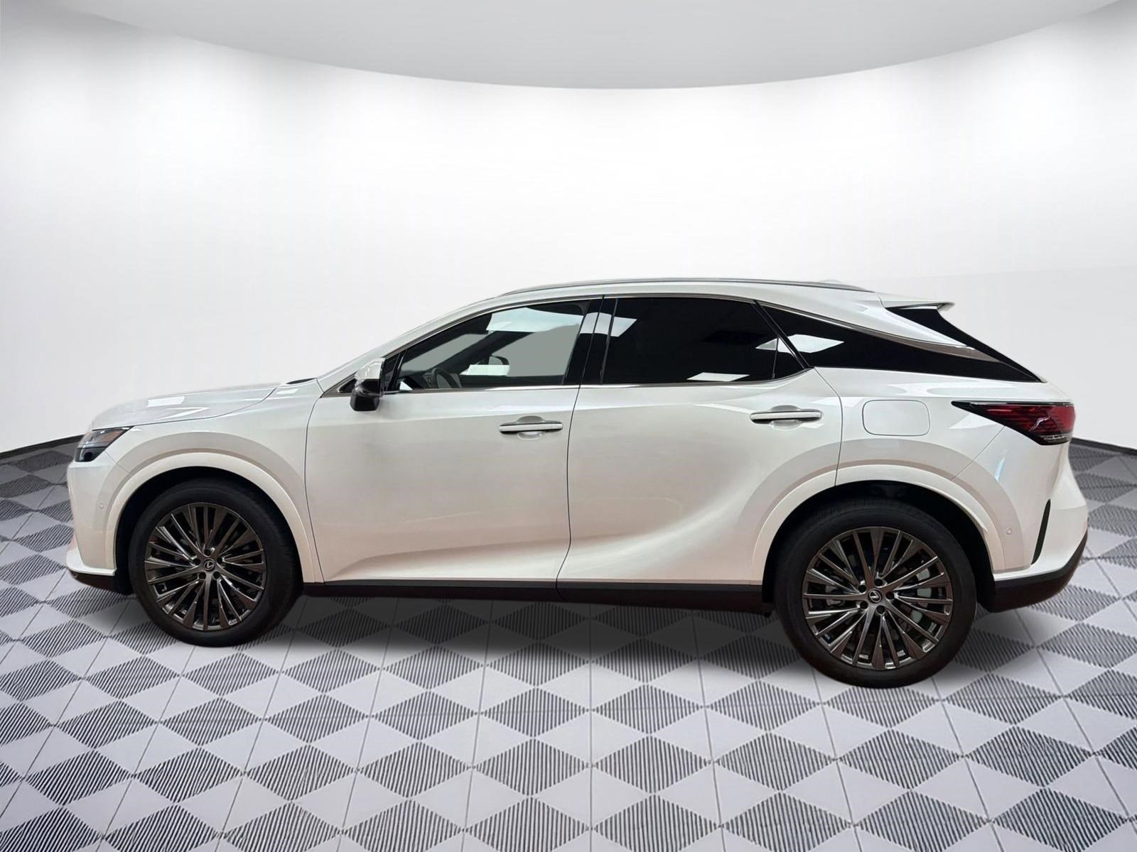 Used 2024 Lexus RX 350 AWD w/ Convenience Package image 2