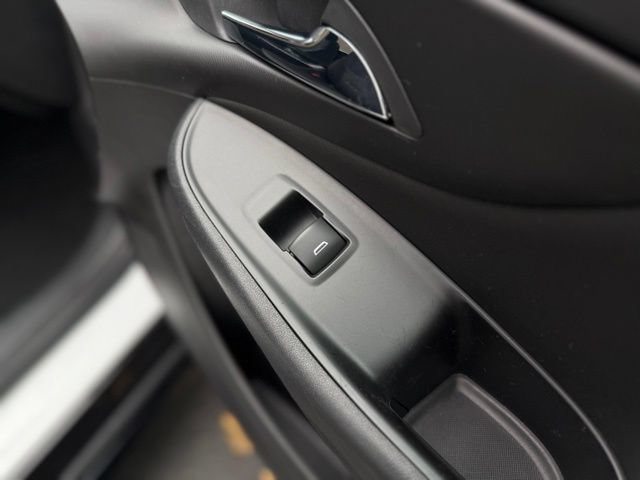 Used 2018 Chevrolet Volt LT FWD image 15